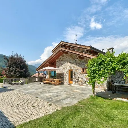Con Piscina E Vista Panoramica شاليه *