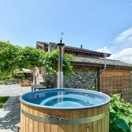 Con Piscina E Vista Panoramica شاليه *